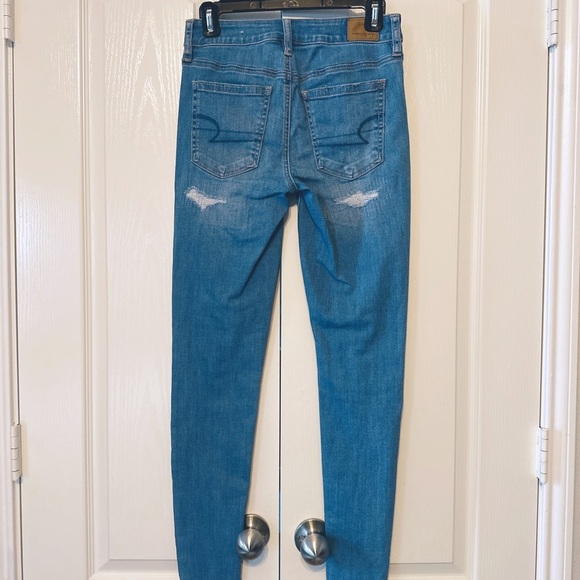 American Eagle Outfitters Woman’s Hi Rise Jegging Distressed Size 2 Regular - Picture 2 of 15
